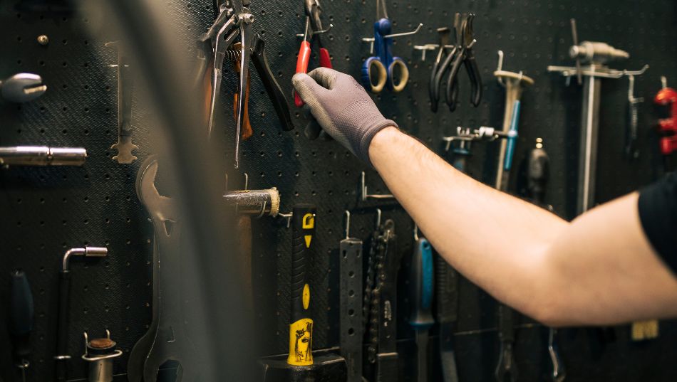 Montar una ferretería